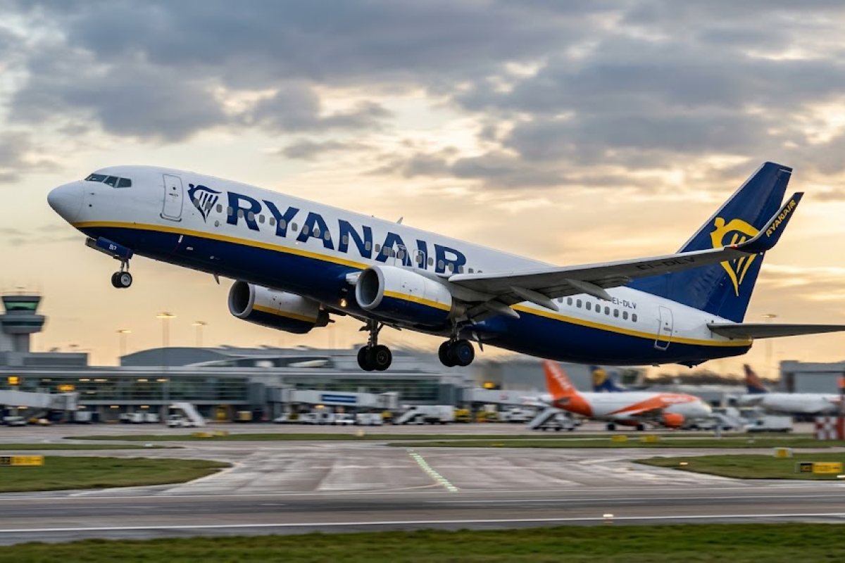 Британският регулатор разследва Ryanair за скрити такси при резервация на места за семейства