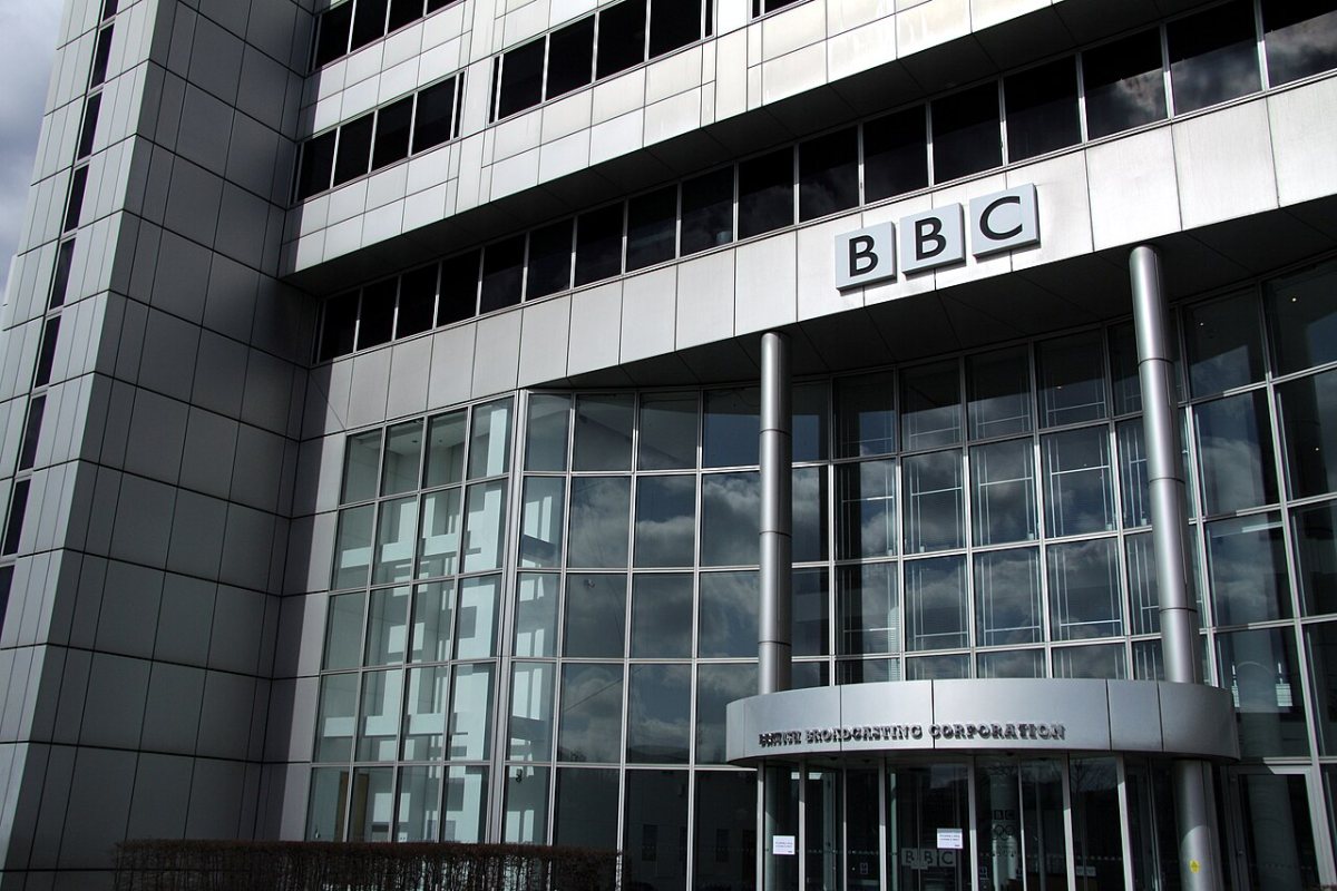 BBC съкращава стотици работни места при най-голямото си преструктуриране от 15 години