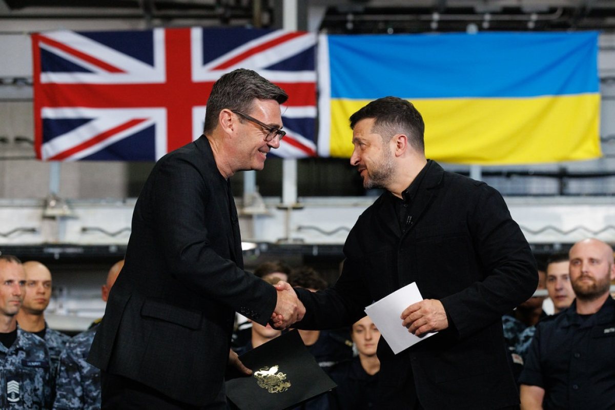 Новият британски премиер Анди Бърнам обеща пълна подкрепа за Украйна при първата си среща със Зеленски
