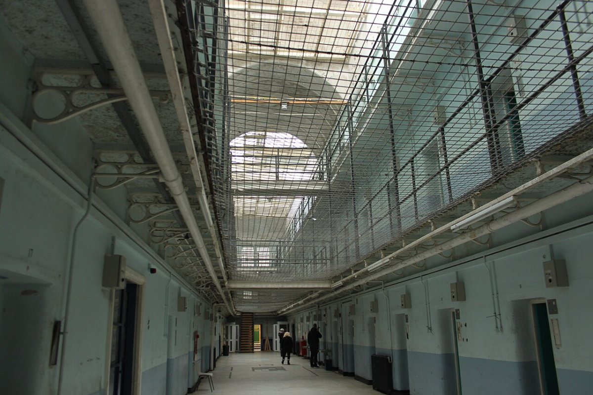 Затворите в Англия и Уелс са препълнени