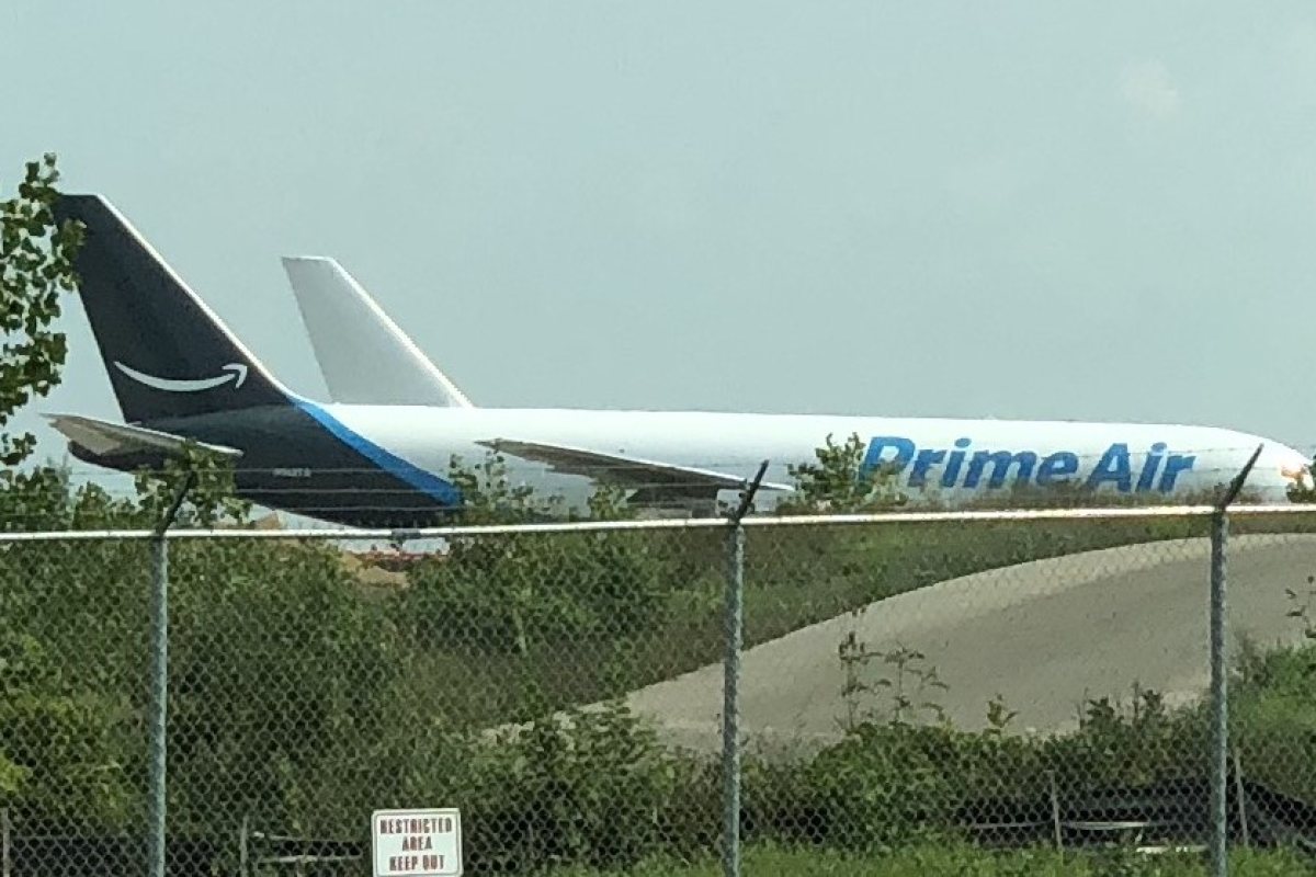 Най-малко петима загинали при катастрофа на товарен самолет на Amazon в Маями