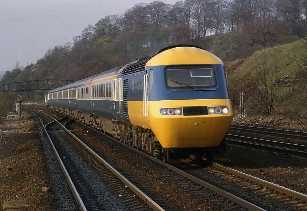 Британски влак модел Class 43 (InterCity 125) на гара Честърфийлд във Великобритания, фотографиран през 2007 г.