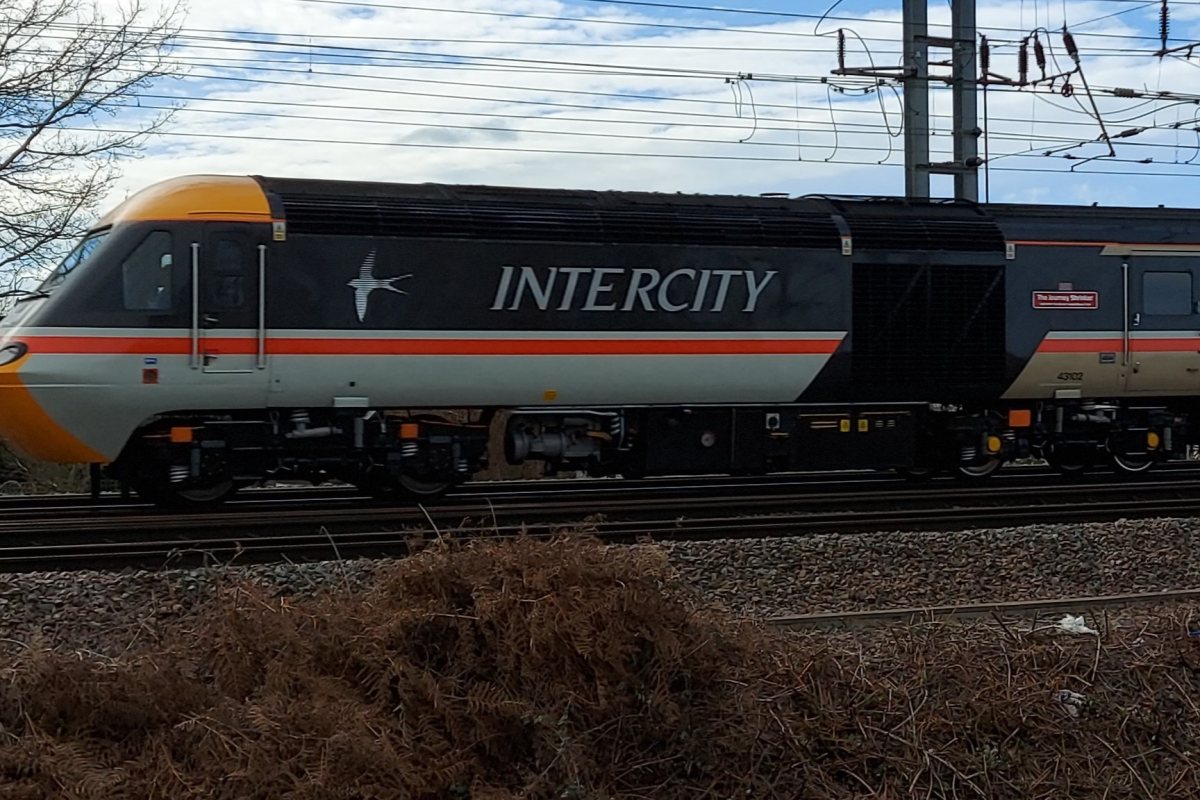 Юбилей: Легендарният Intercity 125 тръгва отново