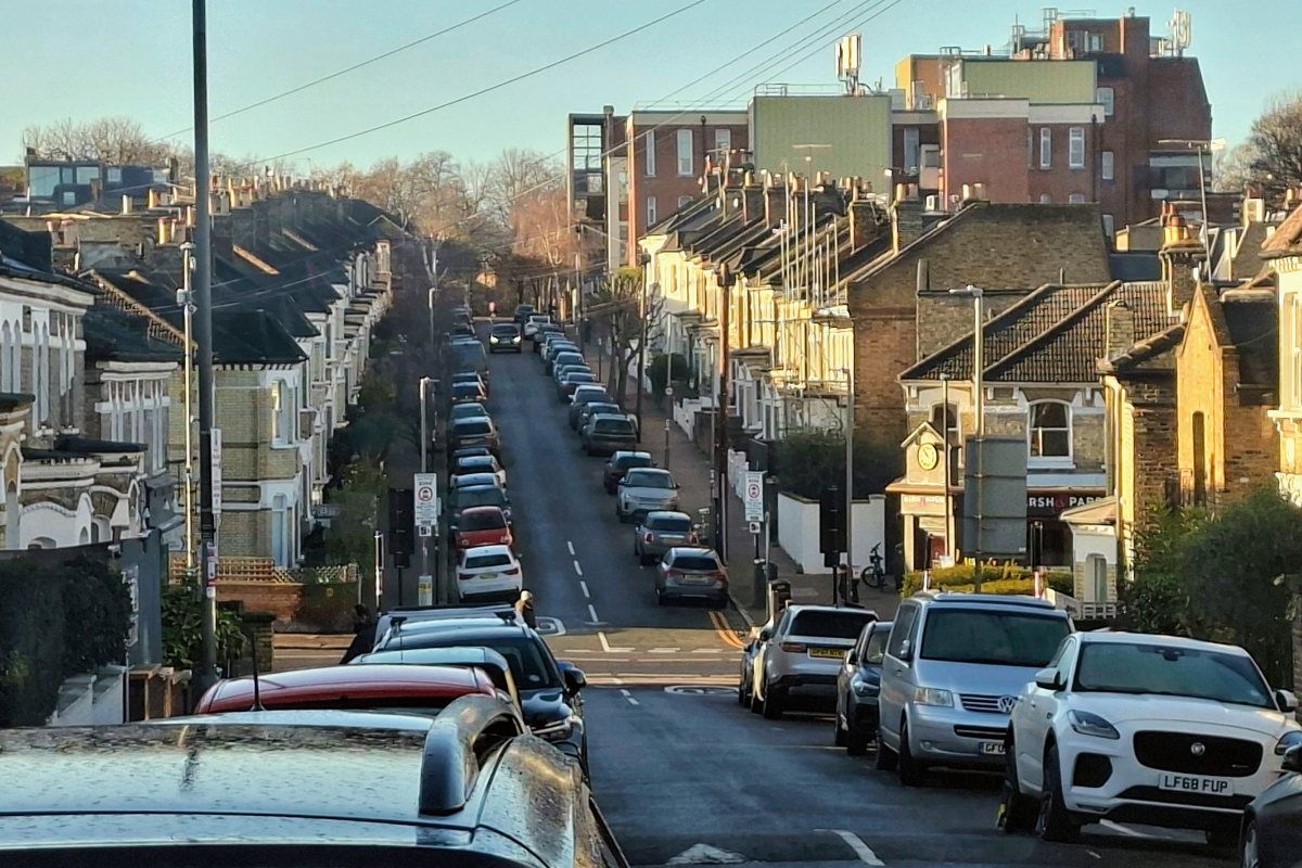 Лондон: Wandsworth увеличава двойна общинския данък (council tax)