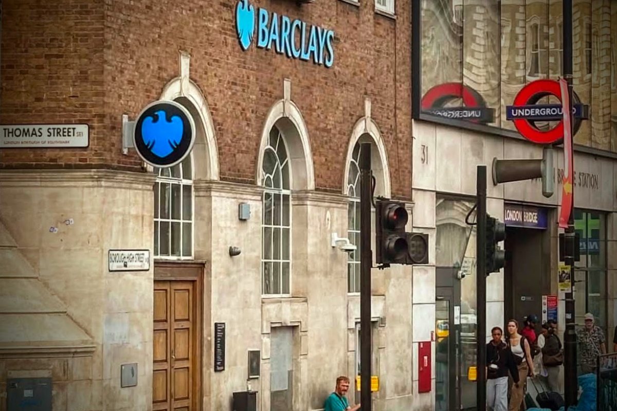 Barclays и Halifax отново повишават лихвите по ипотечните кредити