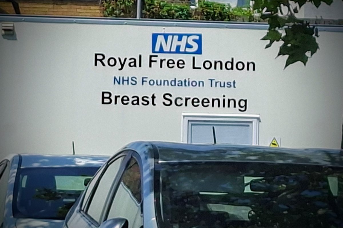Пропуски в лечението: NHS преразглежда хиляди случаи на рак на гърдата