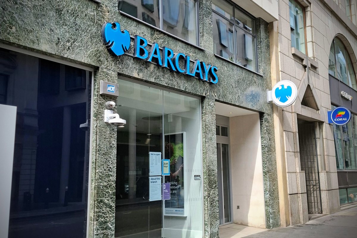Barclays изтегля най-евтините си ипотеки: Очакват скок на лихвите