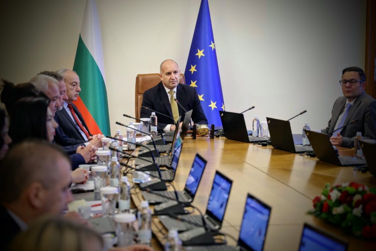 Румен Радев призова за европейски диалог с Русия за предотвратяване на ядрен конфликт