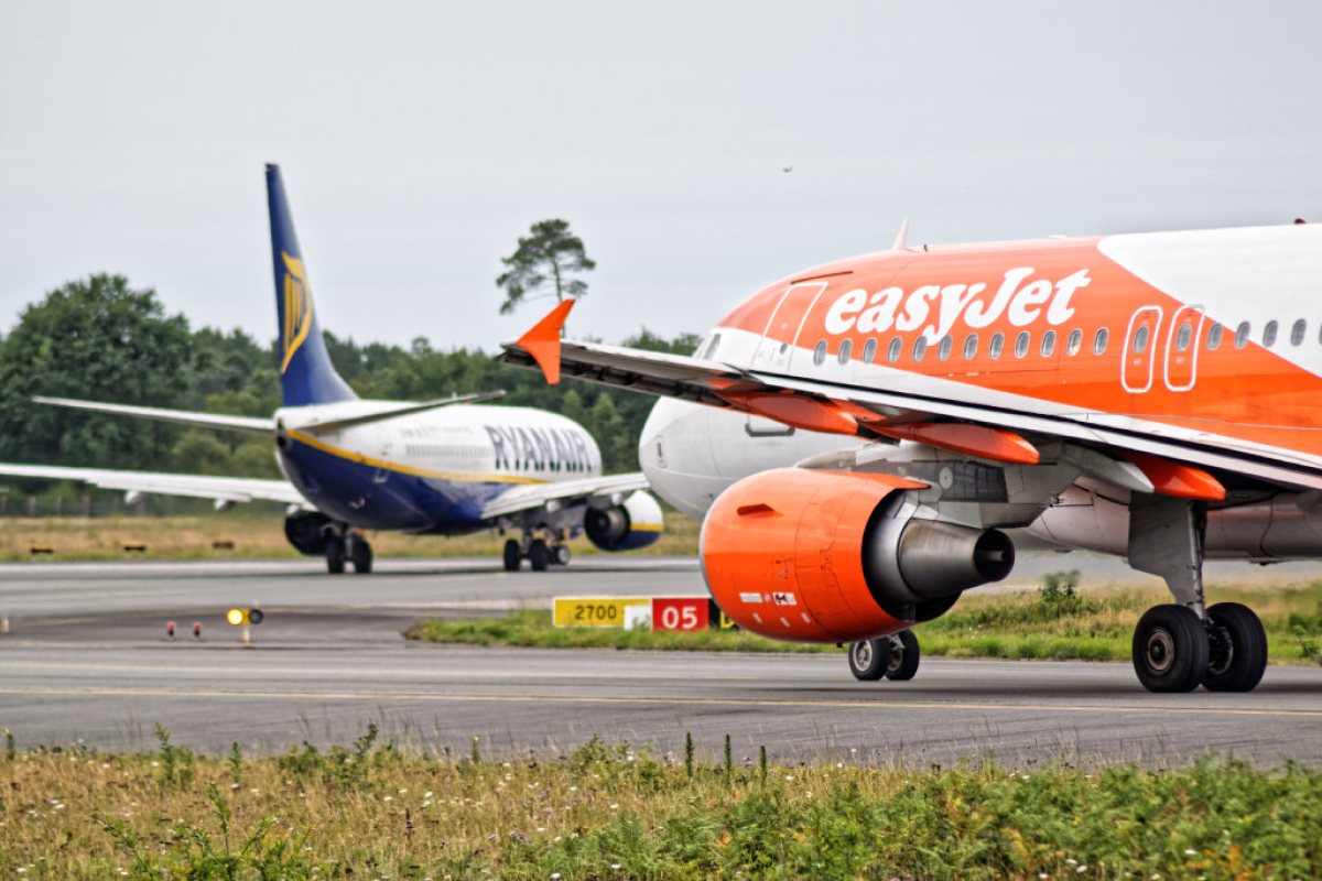 EasyJet съкращава хиляди полети, Ryanair предупреждава за по-високи цени на билетите