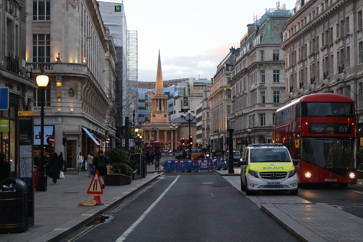 Проектът за пешеходната Regent Street St James's се отлага