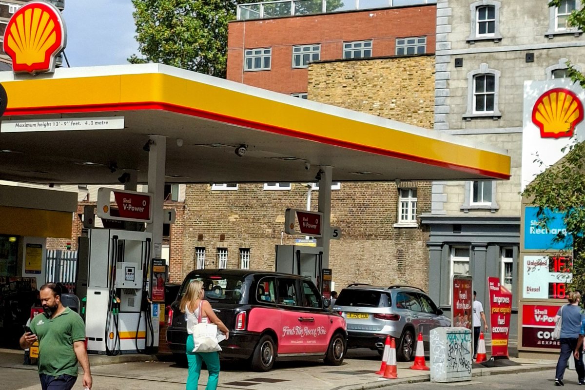 Печалбите на Shell и TotalEnergies достигнаха четиригодишен връх заради скъпите горива