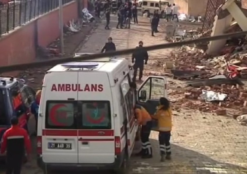 Нов кървав атентат в Турция: Двама загинаха след взрив на кола бомба в град Мидят