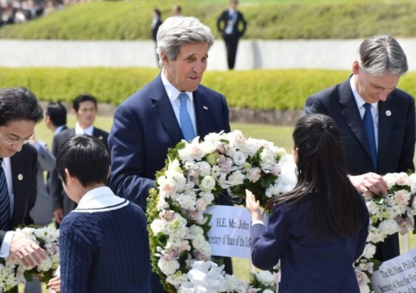 Джон Кери с историческо посещение в Хирошима