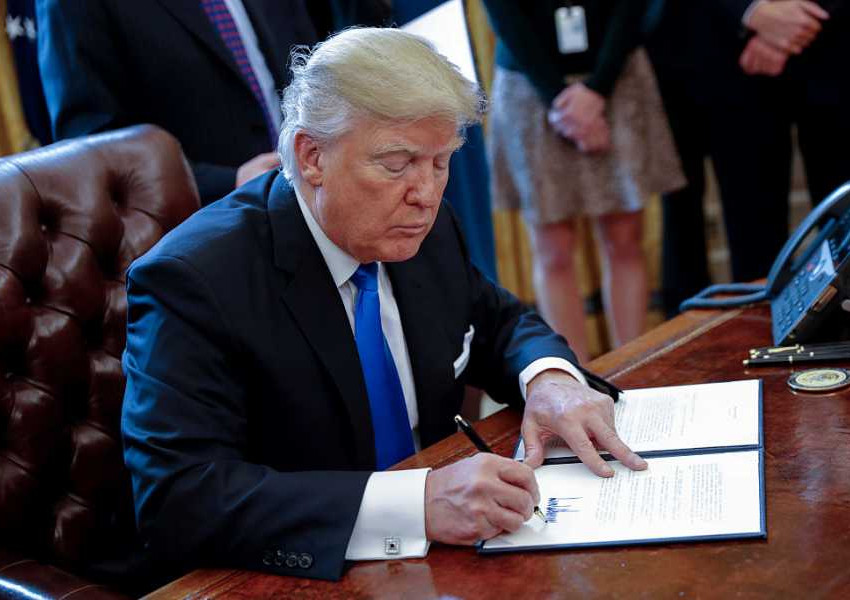 Тръмп погва бежанците и имигрантите в САЩ