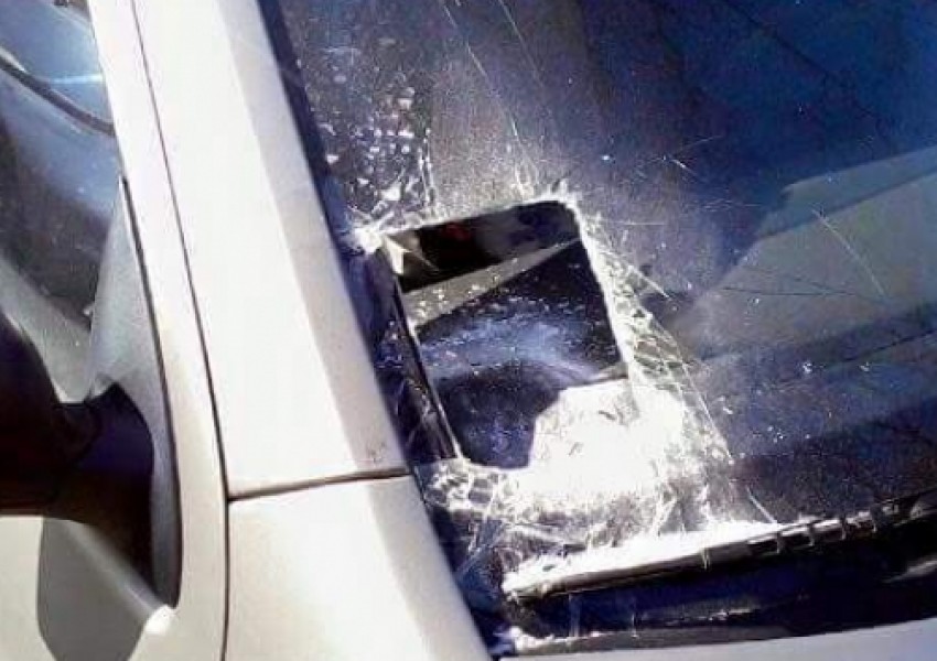 Нов случай на разбито стъкло на кола заради винетка
