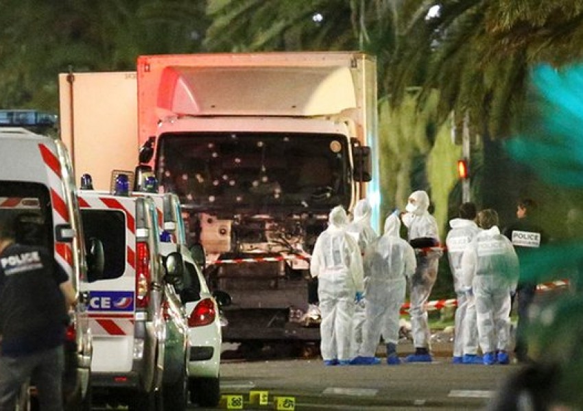 Франция повдигна обвинения към петима съучастници на атентатора от Ница