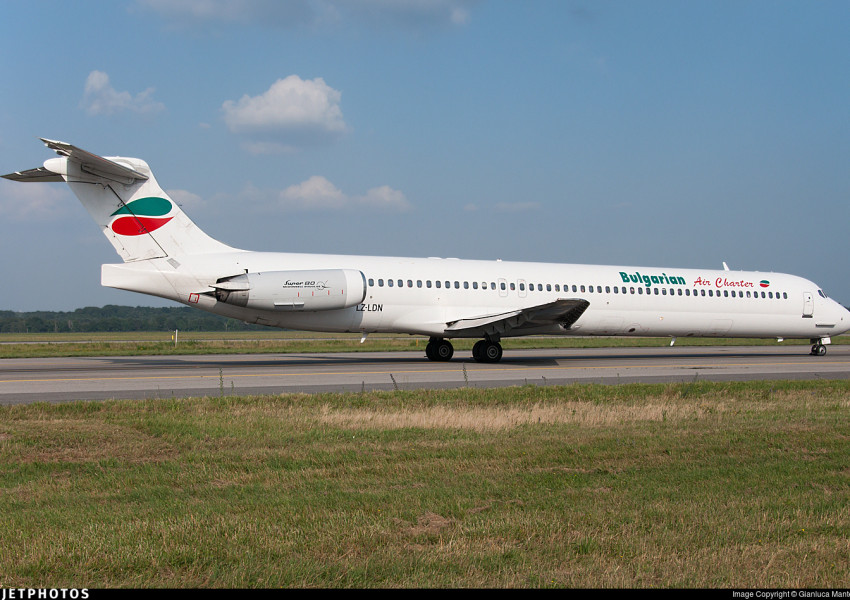 ОПАСНО: Двигател се взриви на български самолет по време на полет