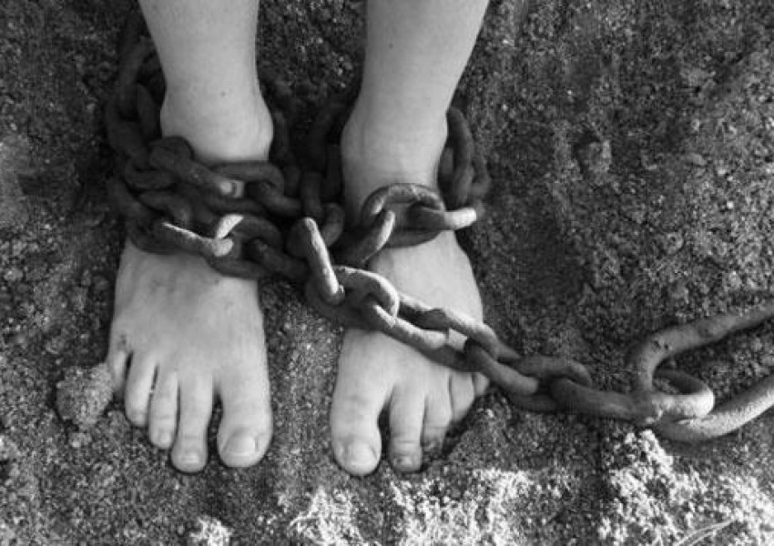 Около 30 000 души в България живеят като роби