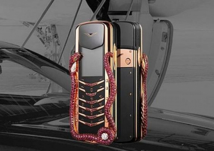 Новият телефон на Vertu - "само" за 350 000 долара (СНИМКИ)