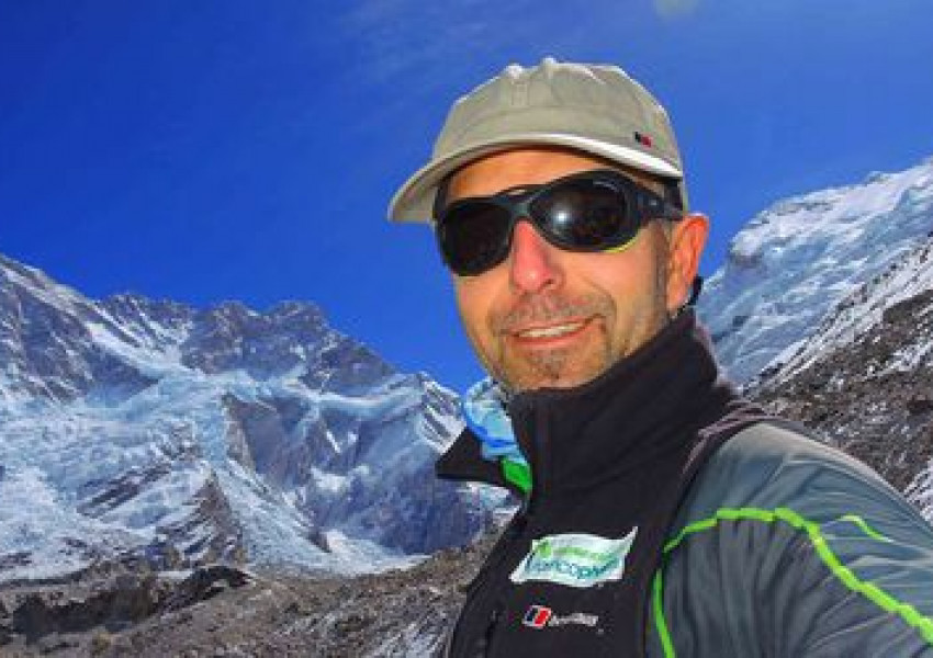 Открити са две палатки на Лагер 2, там ли е нашият алпинист?