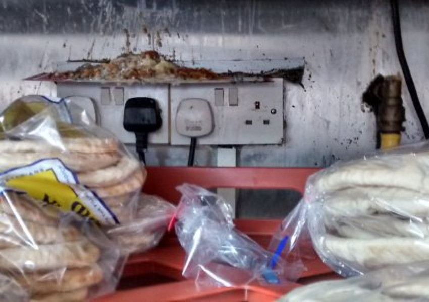 Глобиха ресторантьор с £1,800, откриха мухъл в храната (СНИМКИ)