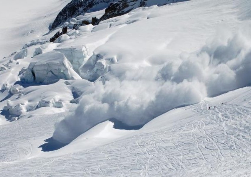 ПСС предупреждават: Има голяма опасност от лавини в планините