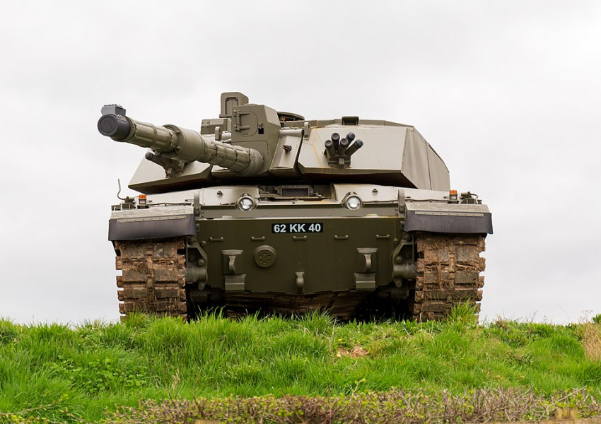 Великобритания поиска от съюзниците бързи доставки на тежки танкове и артилерия за Украйна