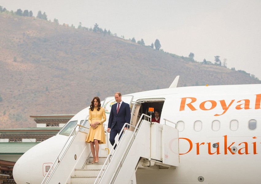 Уилям и Кейт пристигнаха в Бутан (СНИМКИ)