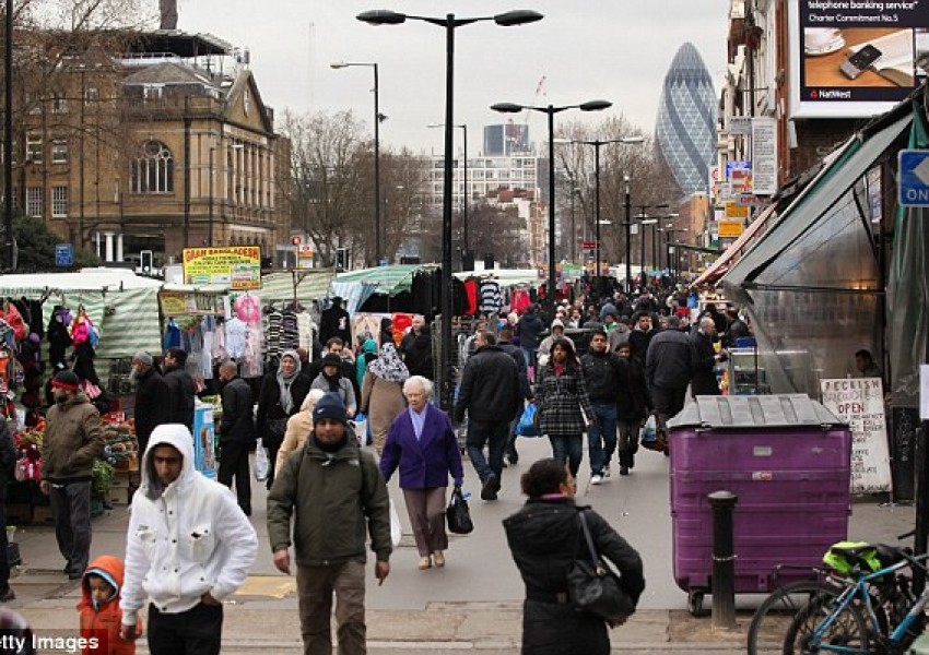 “Би Би Си” пусна расистки документален филм за емигрантите в Източен Лондон (ВИДЕО+СНИМКИ)