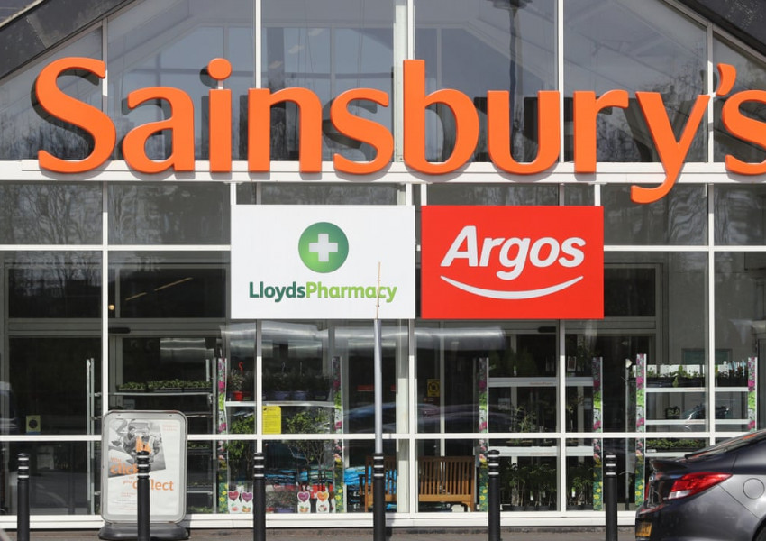 Sainsbury's уволнява 3500 свои работници. 