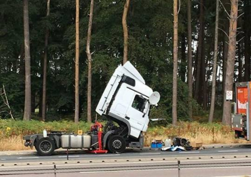 Закъсал български шофьор на А11 моли за помощ! (СНИМКИ)