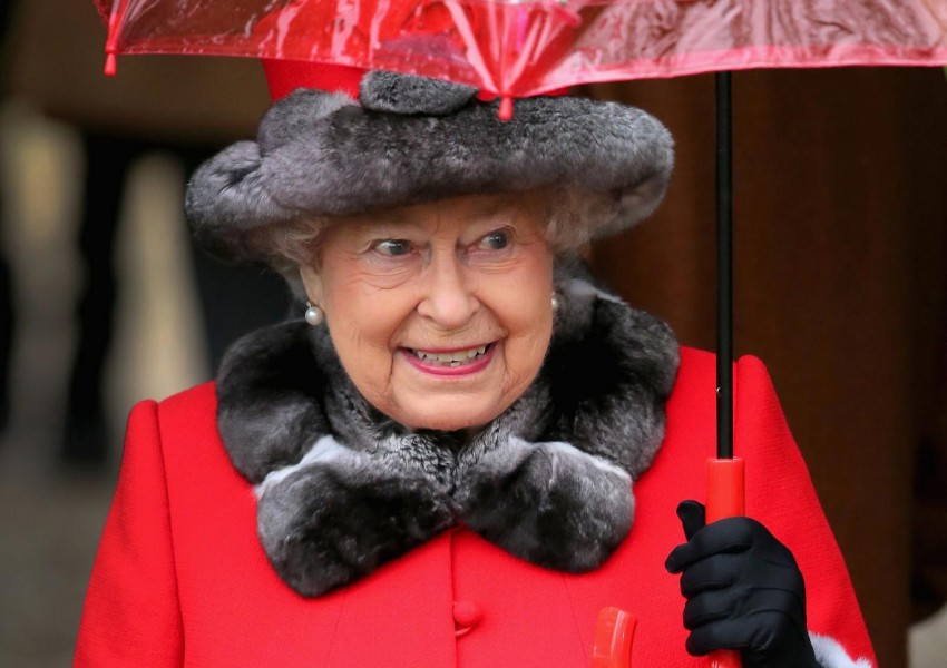 8 привилегии, които има само кралица Елизабет II