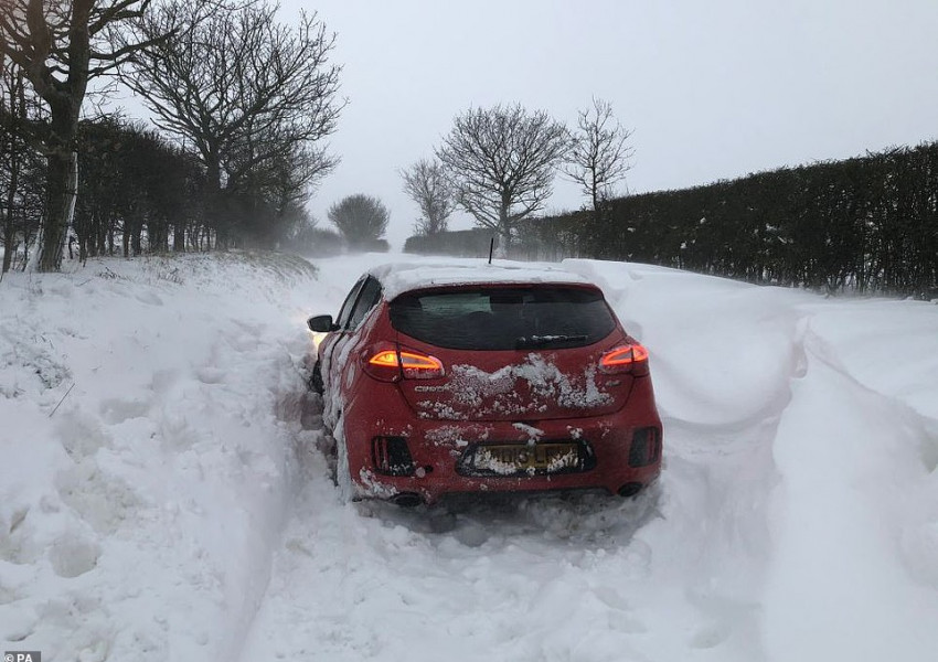 Бурята Дарси ще донесе още сняг и ниски температури в Обединеното кралство.