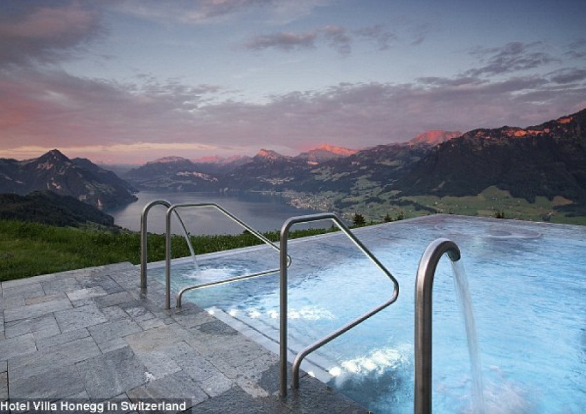 Това вероятно е басейнът с най-хубава гледка в Швейцария (ВИДЕО)