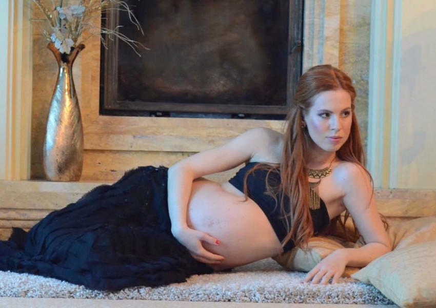 Илиана Раева показа бременната си дъщеря