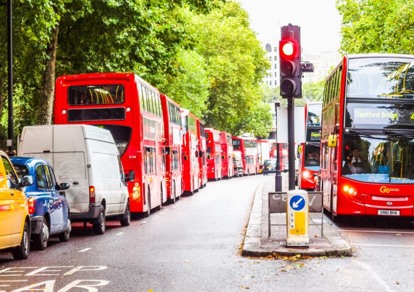 Англия: Автобусите ще се върнат към предпандемичното си разписание