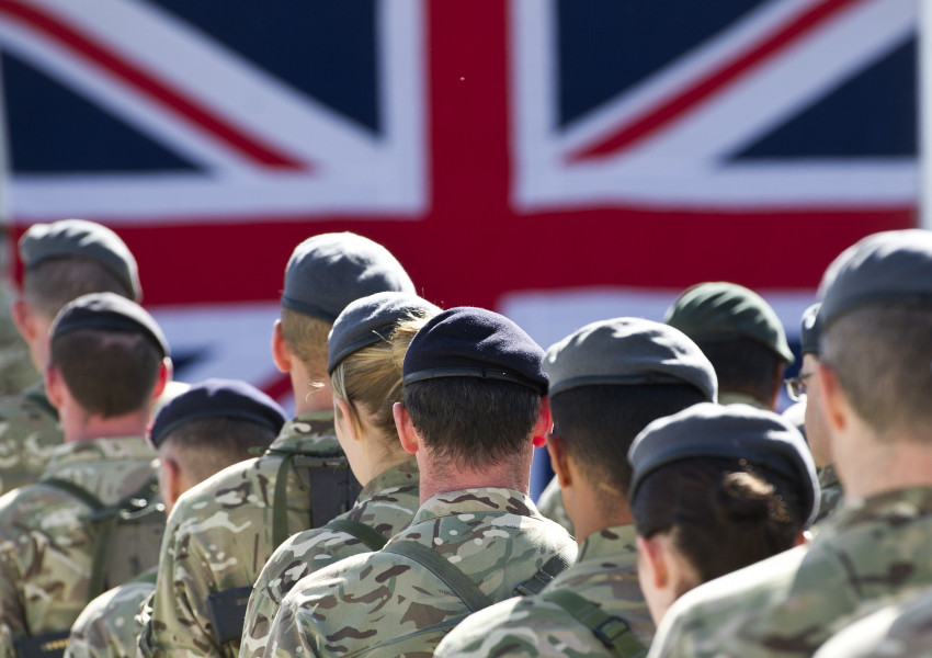 Великобритания: Армията ще помага за мащабното тестване на учениците! 