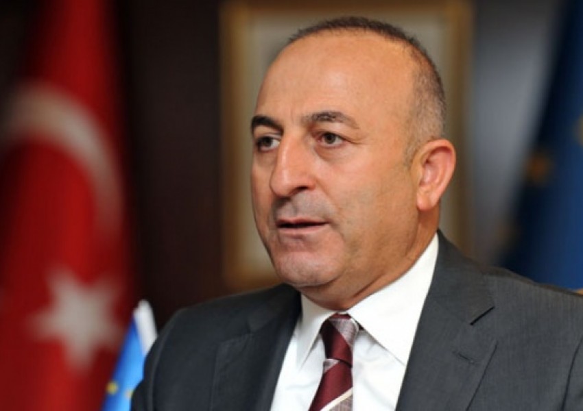 Турският външен министър на двудневно частно посещение в България