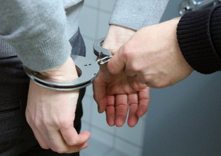 Хванаха англичанин, откраднал два коли, платформа и туристическо ремарке