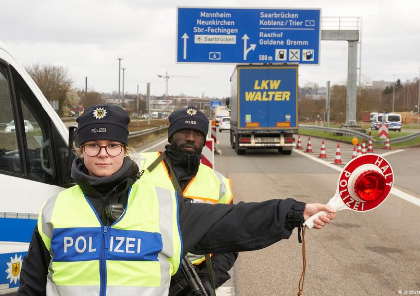 Обмислят затваряне на границите на Германия