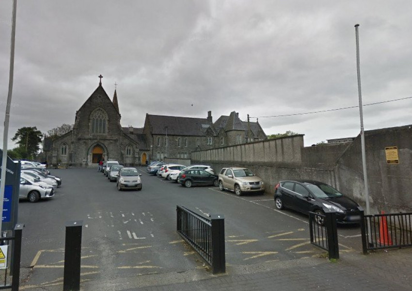 Автомобил помете пешеходци в Дъблин