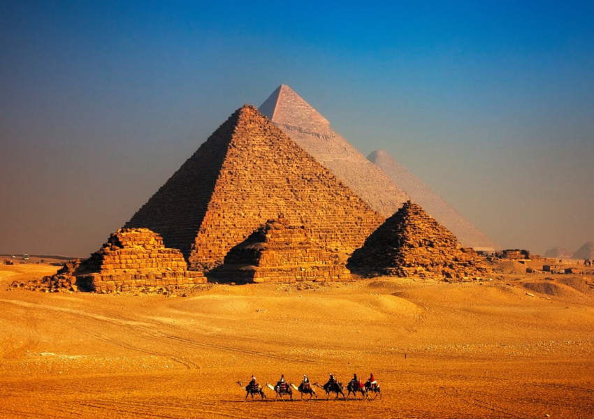 Египетските пирамиди са построени с цимент, а не със скални блокове?