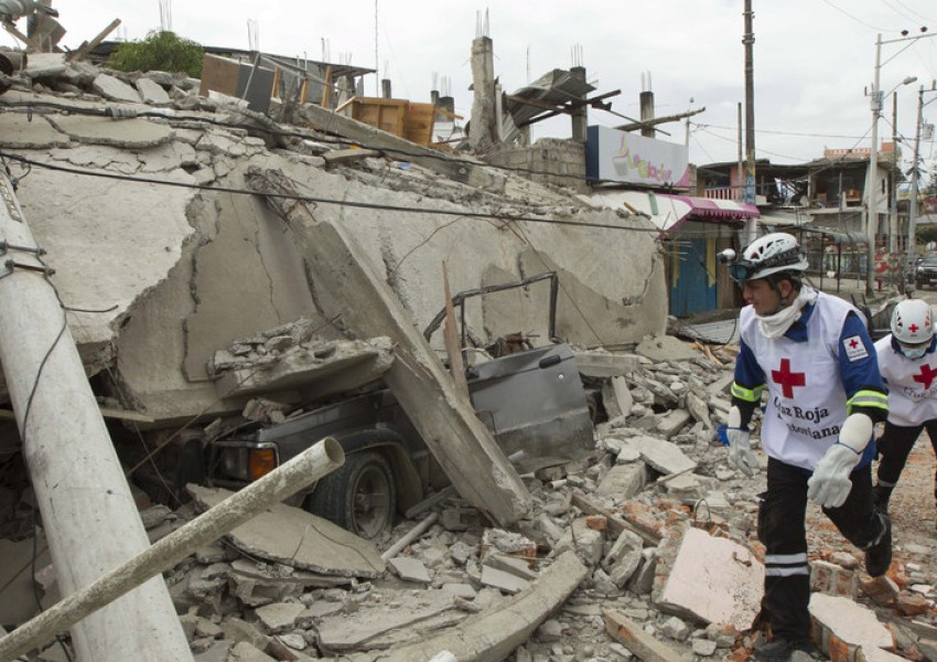 13 дни след труса в Еквадор намериха оцелял мъж под руините на сграда