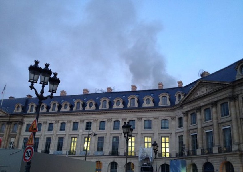 Пожар избухна в хотел „Риц“ в Париж (СНИМКИ+ВИДЕО)