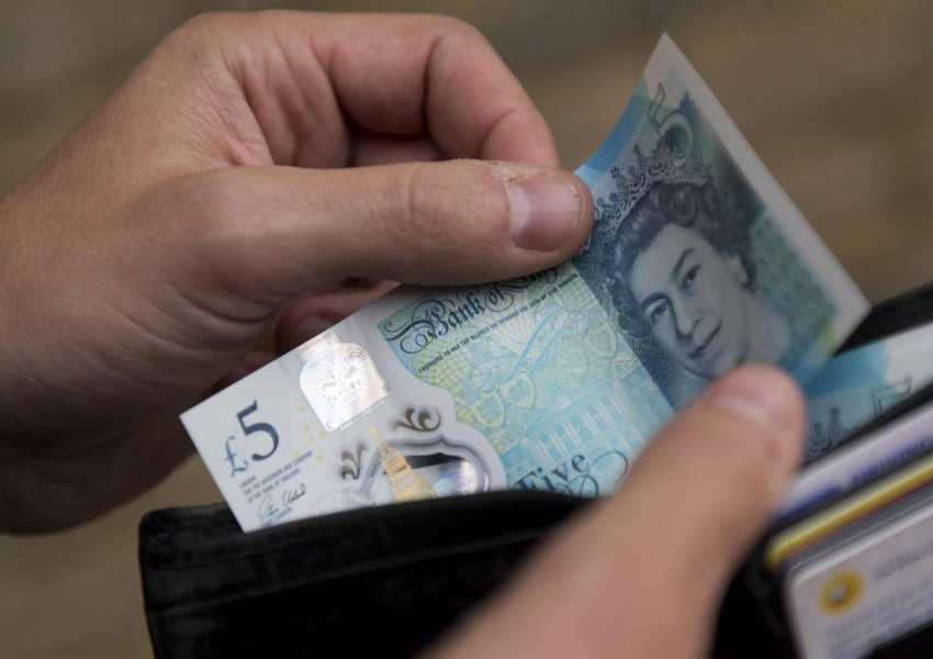 Нови банкноти от 5 паунда може да струват 50 хиляди скоро