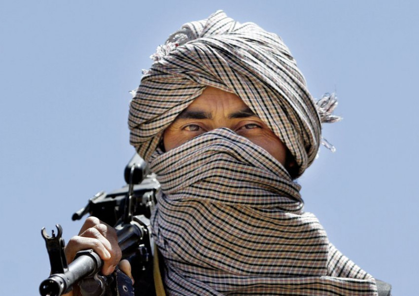 Обучени от НАТО афганистанци, преминават на страната на талибаните