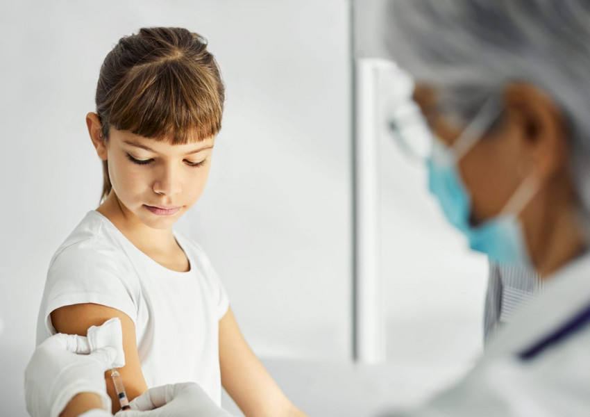 Пфайзер поиска от Великобритания да разреши използването на ковид-ваксината за деца над 12 г.