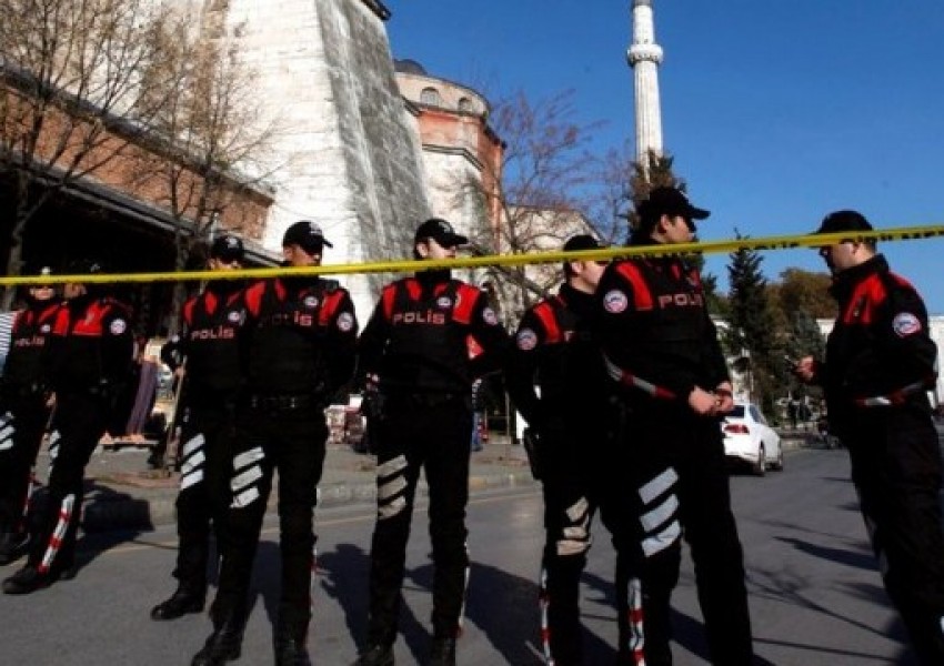 Петима турски жандармеристи пострадаха при атентат с кола бомба
