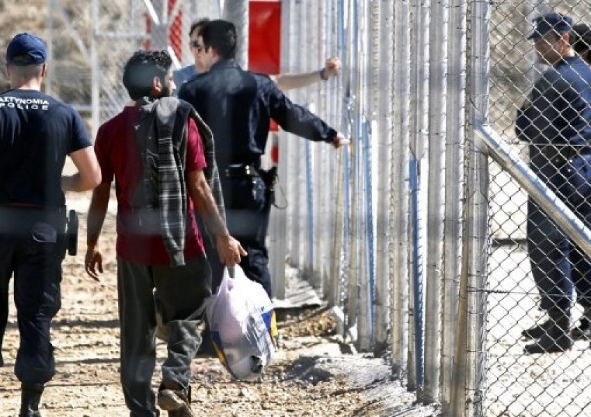 Гърция връща нелегални имигранти към Турция
