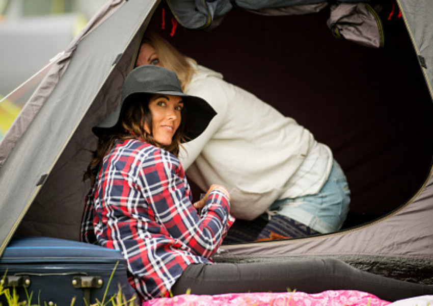 Арестуват масово българи за незаконно къмпингуване в Гърция